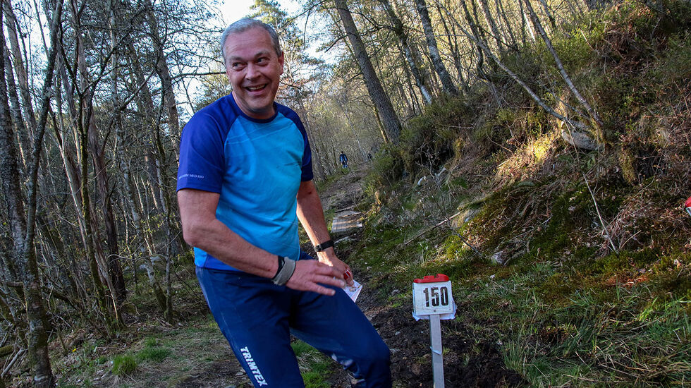 Ørjan Totland klokker i mål. Han løper for Universitetet BIL. (Alle foto: Arne Dag Myking)