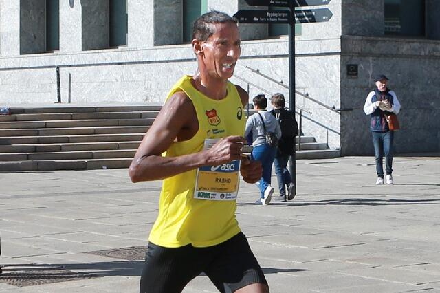 Rashid Handule fra BUL sto for det suverent beste veteranresultatet for menn i Sentrumsløpet og var helt overlegen i klasse 55-59 år. (Foto: Kjell Vigestad)