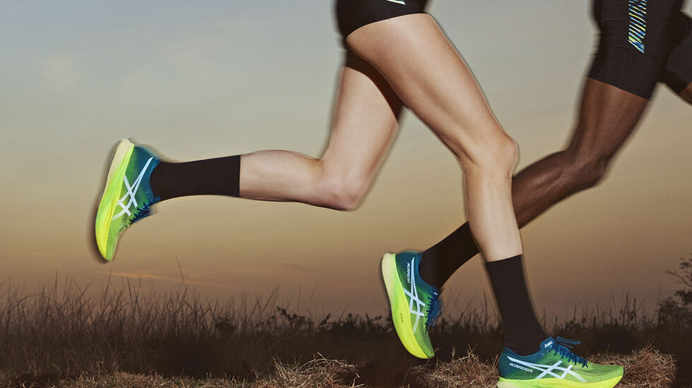 Fra 14. juni blir Asics Metaspeed Edge+ og Metaspeed Sky+ tilgjengelig i butikkene. (Alle foto: Asics)
