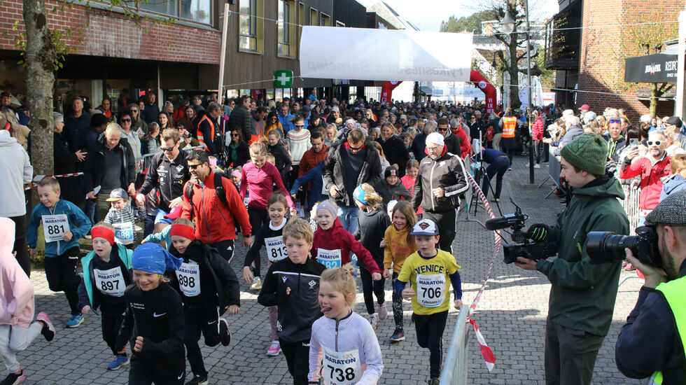 Tettpakket da starten for barneløpet gikk