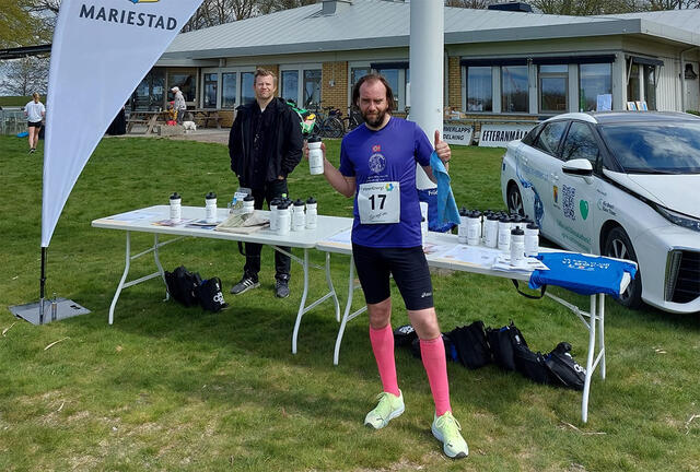 Jan Billy Aas kunne glede seg over ha fått beste tid på 5 kilometeren i Mariestad Stadslopp. (Foto: privat)