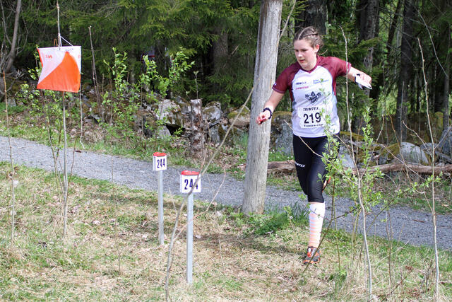 Eira Skaarer Wiklund, Nydalen på vei mot seier i D15-16. (Foto: Bjørn Hauge)