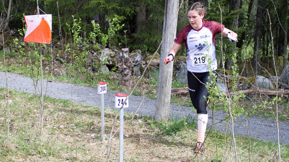 Eira Skaarer Wiklund, Nydalen på vei mot seier i D15-16. (Foto: Bjørn Hauge)