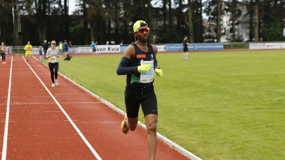 Frew Zenebe Brkineh vinner halvmaraton i Sandnesløpet med tiden 1,08,03. (Foto: Turid Veggeland)