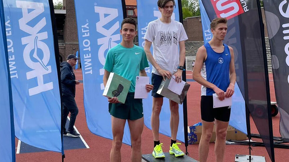 Magnus Tuv Myhre vant foran Joel Ibler Lillesø (til venstre) og Emil Danielsson. (Foto: arrangøren) 