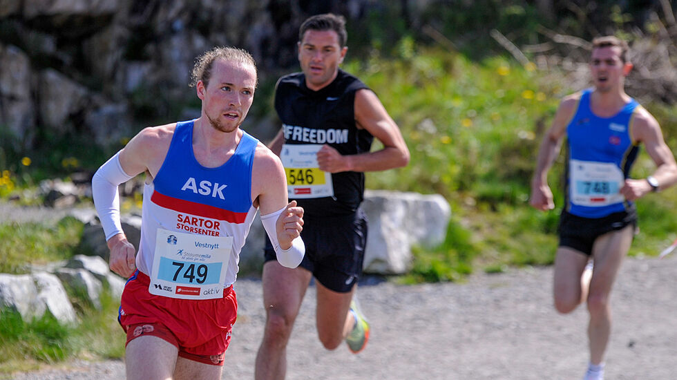 Marius Sørli, Robert Hisdal og Tage Morken Augustson var en rask tet-trio gjennom første del av løypen som var felles for 5 og 10 kilometer. (Alle foto: Arne Dag Myking)