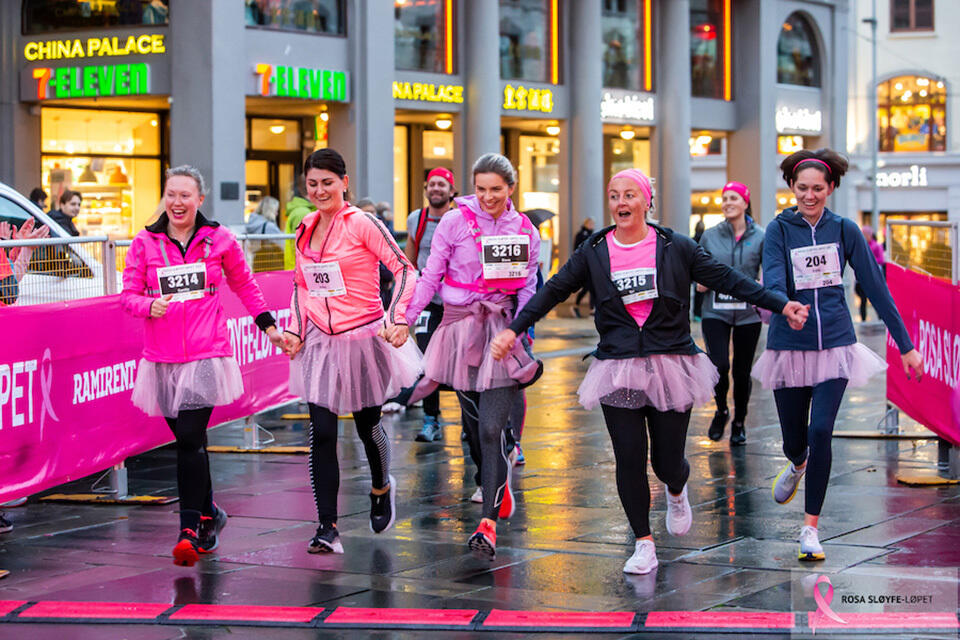 For syvende år arrangeres Rosa Sløyfe-løpet for å skape økt oppmerksomhet rundt brystkreftsaken. (Foto: Tove Lise Mossestad)