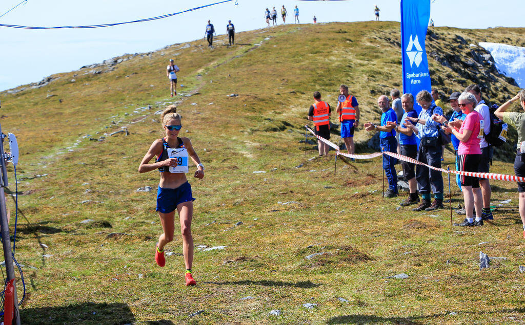 Løyperekordløpet i 2019 til Johanna Åström fra Dynafit. Foto: John Willy Klungre