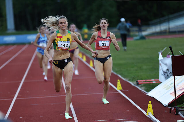 Amalie Sæthen (142) løp inn til andreplass på 1500 meteren i Norgestesten på Jessheim. (Foto: Bjørn Hytjanstorp)