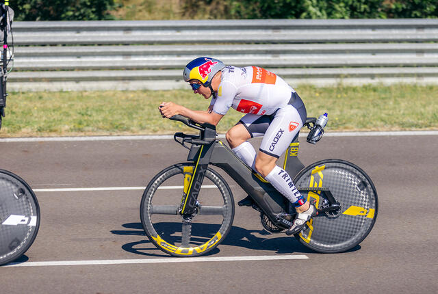 Kristian Blummenfelt har hatt mye å juble for det siste året. Søndag ble han førstemann under 7 timer på Ironman. (Foto: Herman Berger / Red Bull Content Pool)