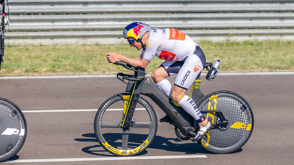 Kristian Blummenfelt har hatt mye å juble for det siste året. Søndag ble han førstemann under 7 timer på Ironman. (Foto: Herman Berger / Red Bull Content Pool)
