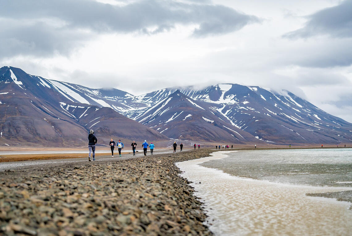 Spitsbergen Marathon ble lørdag arrangert med totalt 505 fullførende deltakere. (Foto: Svein Rune Kjøllesdal)