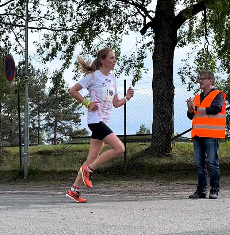 Tone Fløttum best tid kvinner 10km. påmeldt hele Romerike Løpskarusell_fix.jpg