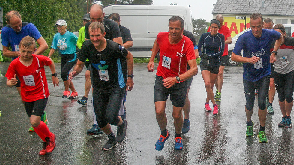 Fra starten av kort løype . (Alle foto: Sverre Larsen)