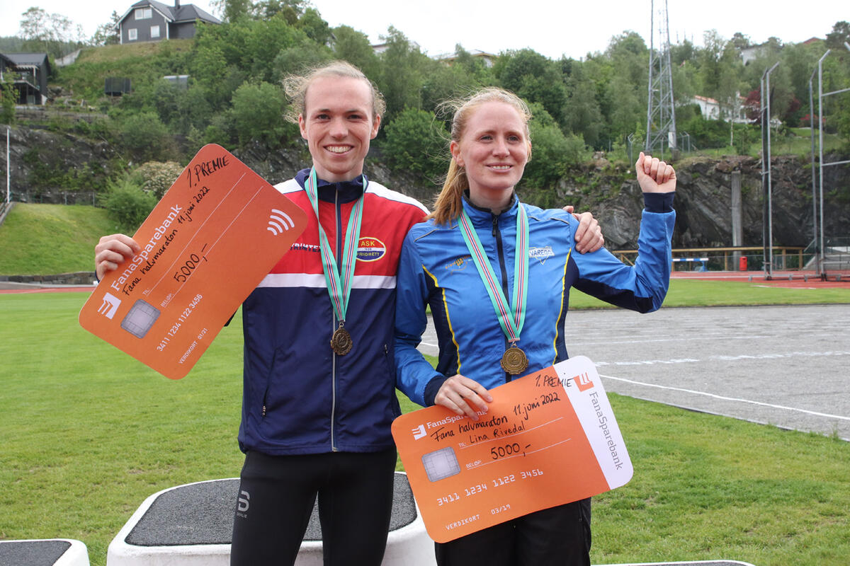 Totalvinnerne Marius Sørli og Lina Rivedal