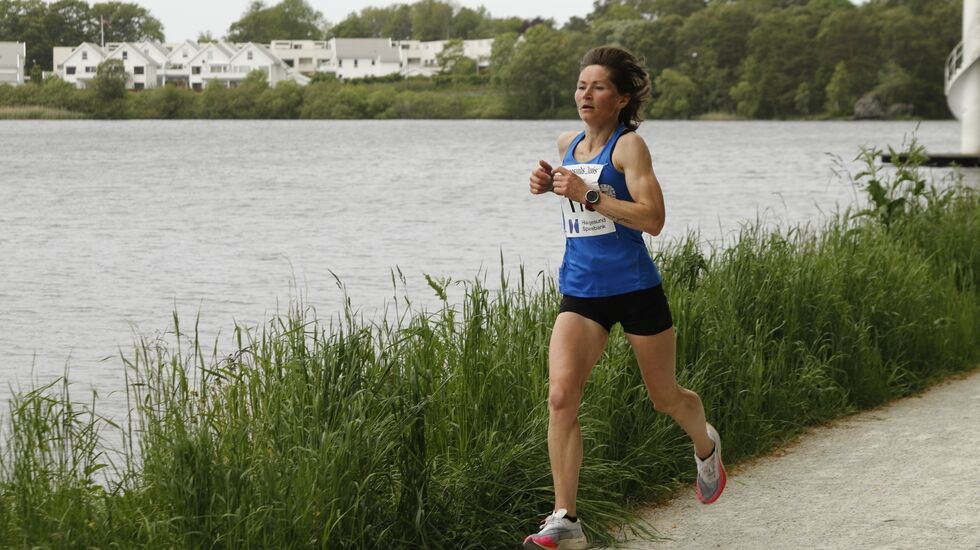 Maryna Novik løp inn til sin sjette seier i Haugesund Avis Halvmaraton. (Foto: Turid Veggeland)