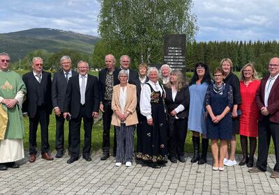 Bakerste rekke  Leif Steinar Havdal, Bjørn Sørum, Jørgen Aas, Runar Lamo, Stig Solvang, Mathilde Paulsen, Anne Grete Grojtjord Almåsbro, Monica Bendiktsen, Wenche H. Nordfjellmark, Bodil Fagerli, Agnar Kvandal.  Foran Laila Barstad Sæten, Edith H. Myhr, Synnøve Forbergskog, Kari Svartvatn