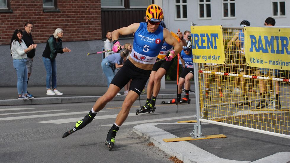 Johannes Høsflot Kæbo fortsatte på vinnersporet i Hamars gater etter en lang konkurransepause. (Foto: Rolf Bakken)