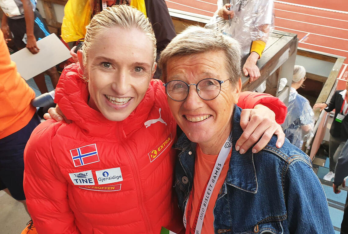 Karoline Bjerkeli Grøvdal slo endelig den 36 år gamle norgesrekorden til Ingrid Kristiansen. Den nye rekorden lyder 14.31.11. (Foto: Runar Gilberg)