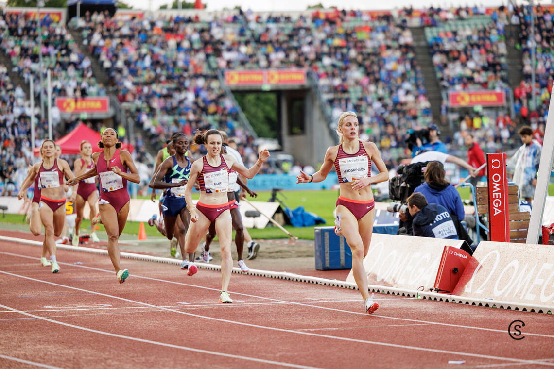 Keely Hodgkinson og Laura Muir sørga for dobbelt britisk på 800 meteren. (Foto: Sylvain Cavatz)