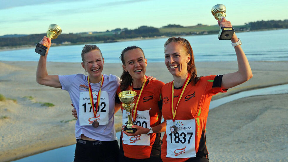 De tre beste kvinner i Solnedgangen: Ida Tjørsvaag, Kristin Vabø og Sara Aarseth. (Alle foto: arrangøren)