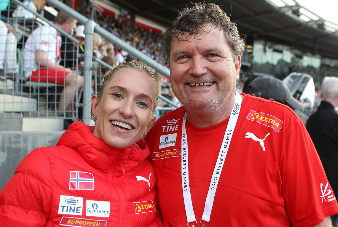 På Bislett Games 16. juni slo Karoline Bjerkeli Grøvdal den 36 år gamle norgesrekorden til Ingrid Kristiansen på 5000 m. Og hennes trener, Knut Jæger Hansen, var strålende fornøyd. (Foto: Kjell Vigestad) 