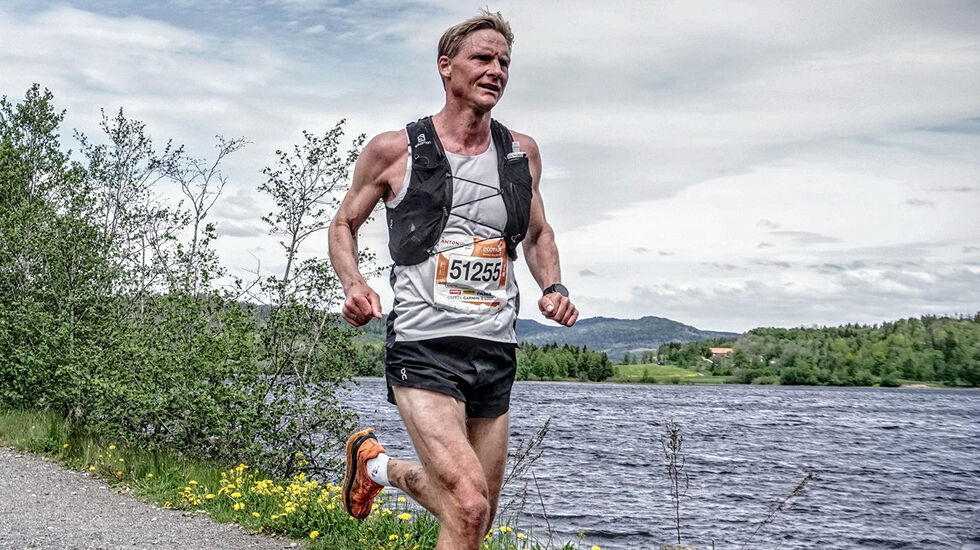 Langs Bogstadvannet: Sven Kilander hadde en fin opplevelse da han løp inn til fjerdeplass totalt og klar klasseseier på 50 kilometeren i årets Ecotrail. (Foto: ©Sportograf)
