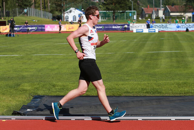 Suveren vinner: Andreas Græsli fra Leinstrand vant kappgang for menn. (Foto: Kjell Vigestad)