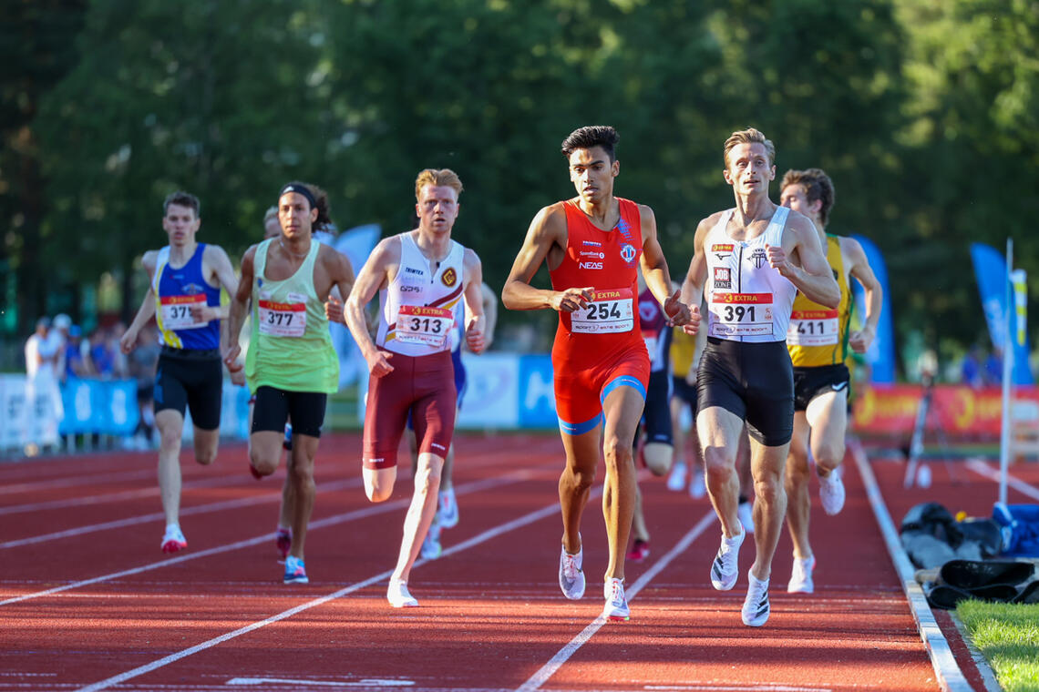Mats Hauge, Kristoffer Sagli og Ferdinand Kvan Edman tok seg alle greit til finalen på 1500 meter. (Alle foto: Samuel Hafsahl)