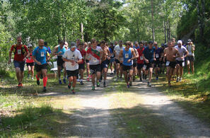 Fra starten klokken 13.00 ved Stemmen, 21 km. (Foto: Sverre Larsen)