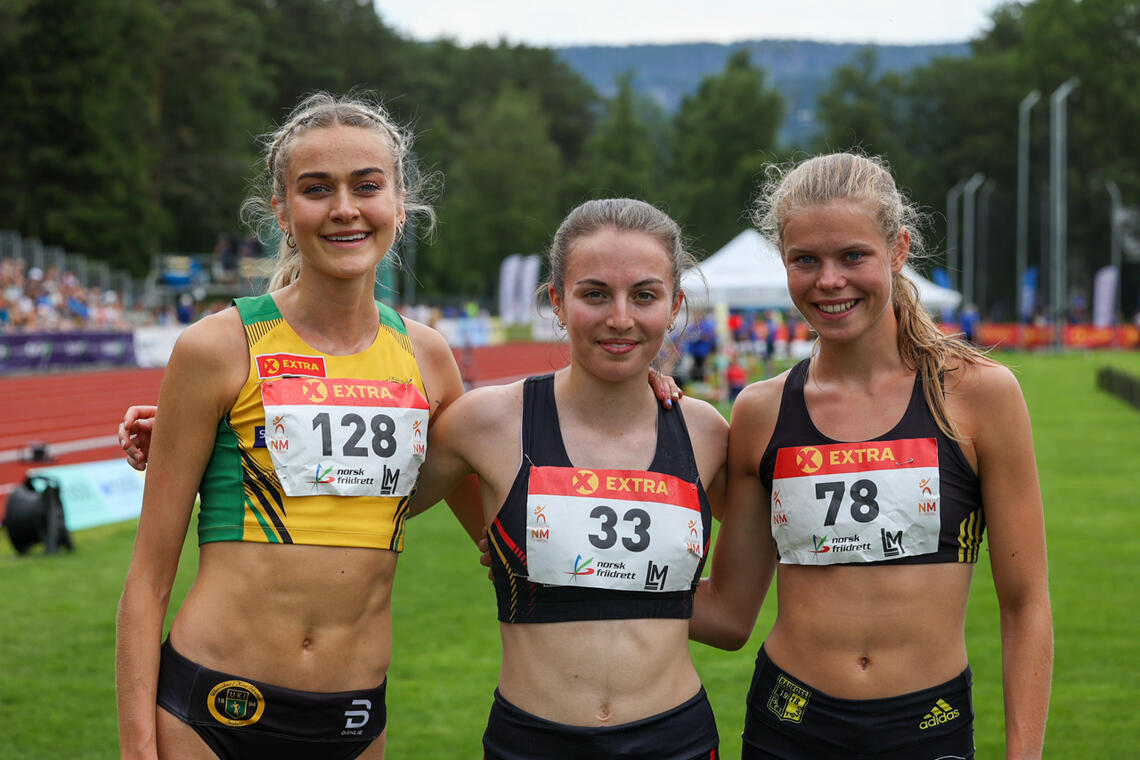 Medaljevinnerne i NM: fv Amalie Sæten og Ingeborg Østgård og til høyre Malin Hoelsveen, som i helga vant jenter 17-finalen i UM. (Foto: Samuel Hafsahl)
