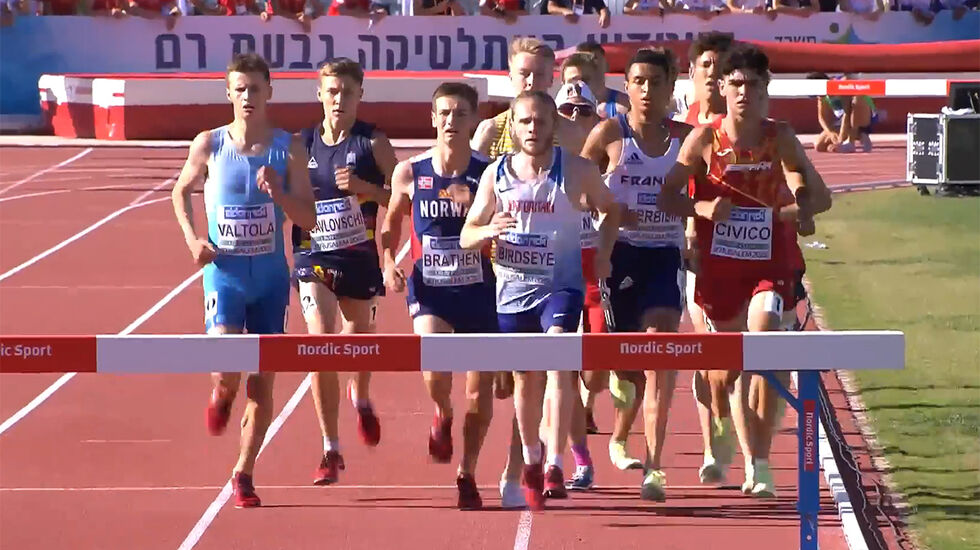Lenge var feltet godt samlet, og Kristian Bråthen Børve befant seg stort sett langt framme. (Foto: European Athletics streaming) 