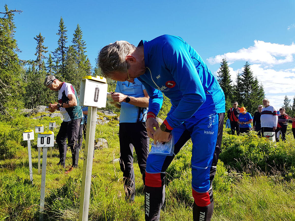 Stiller-inn-kompasskusen-til-foerste-post[1]