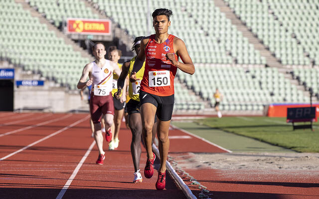 Kristoffer Sagli i aksjon på 1500 meter under Sommerstevnet på Bislett i 2022. (Foto: Tom-Arild Hansen)