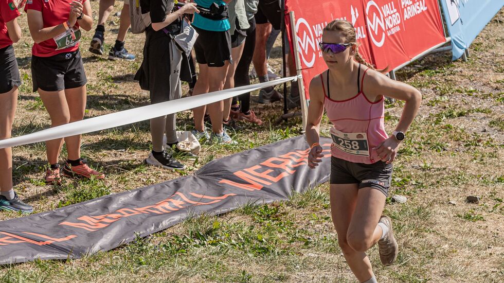 Ingeborg Synstnes Hole inn til gull i Youth Skyrunning World Championships i Andorra i juli i år. (Foto: Youth Skyrunning World Champs)