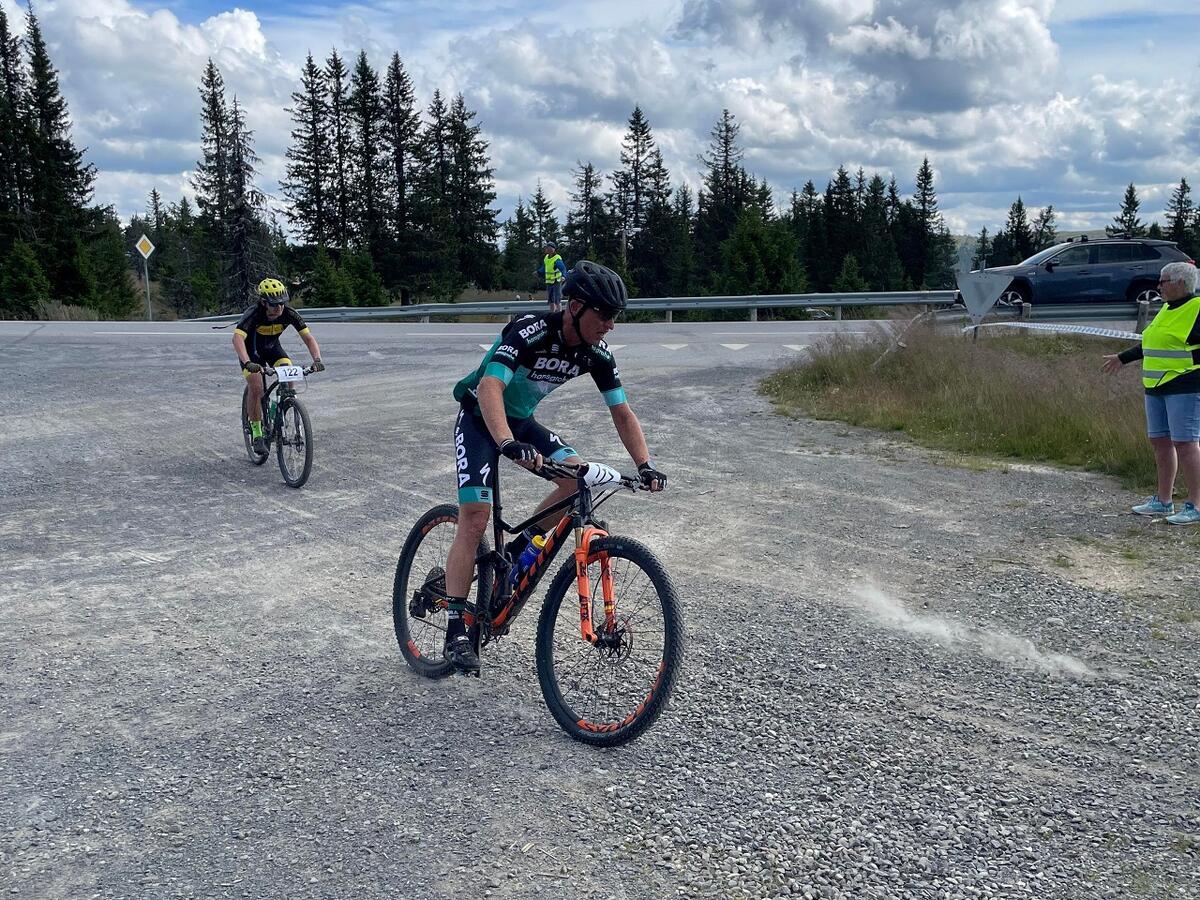 Svein Fjeldheim (117) og Mats Dienbroen (122) i avslutningen. (Foto: Finn Westgård)