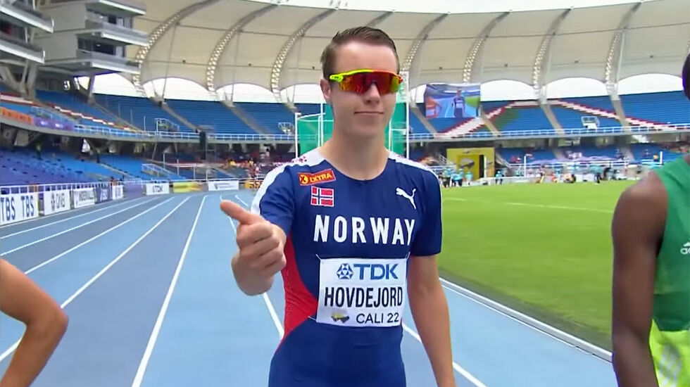 Vebjørn Hovdejord virka optimistisk før start. (Foto: fra World Athletics streaming)