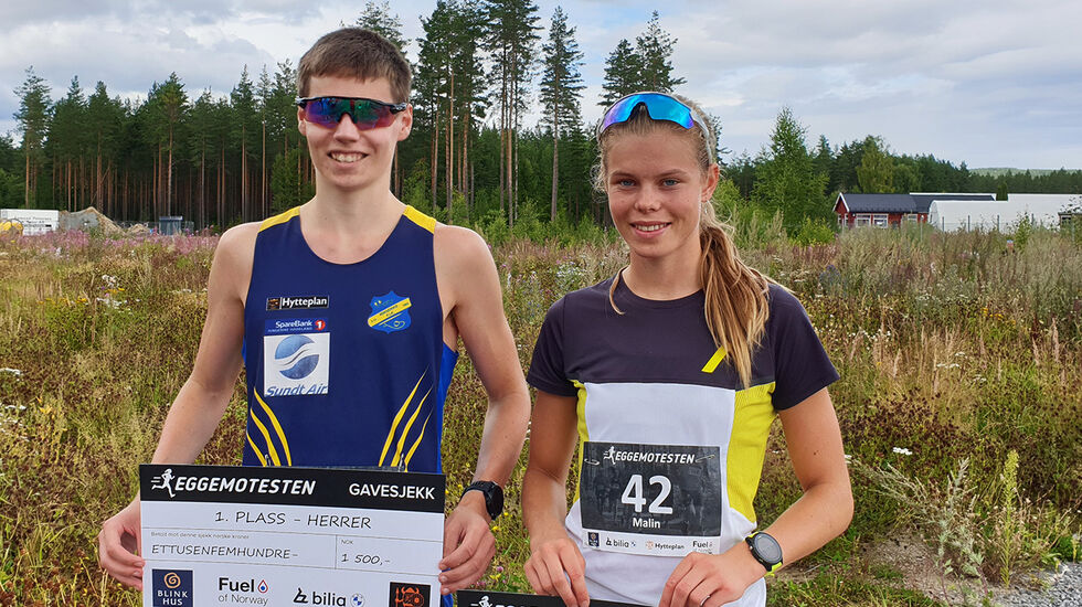 Både Mads Orø Olsen og Malin Hoelsveen kjente at de hadde løpt hardt kvelden i forveien, men de fikk likevel en fin løpsopplevelse på det mjuke underlaget på Eggemoen. (Foto: Runar Gilberg)
