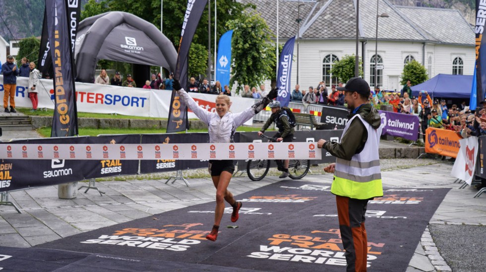 Sophia Laukli vinner av 25 km. Foto: Arild Solberg / Stranda Fjord Trial Race