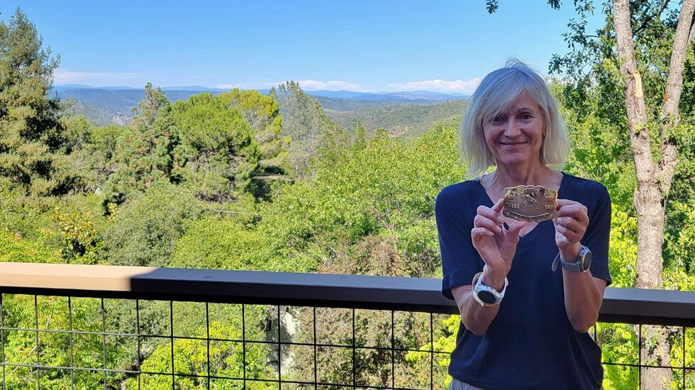 Ninette Banoun - her etter fullført Western States tidligere i år -  en av foreløpig 47 påmeldte til NM terrengultra. Hun er soleklar favoritt til veteran-NM i K55-59, men kan hun også true de yngre jentene i kamp om senior-NM også?