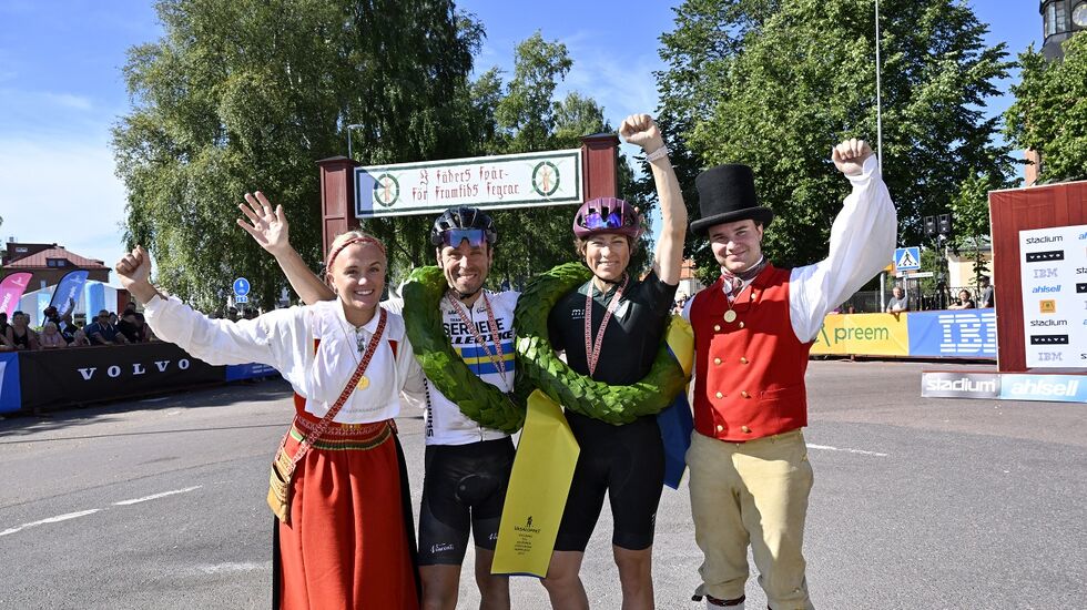 Mora 220813Cykelvasan Emil och SandraFoto Nisse Schmidt