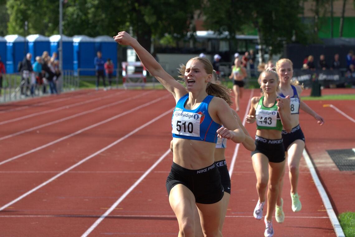 Mari Skraastad kan juble for UM-gull på 800 m i J16 lørdag ettermiddag. (Foto: Vestpress)