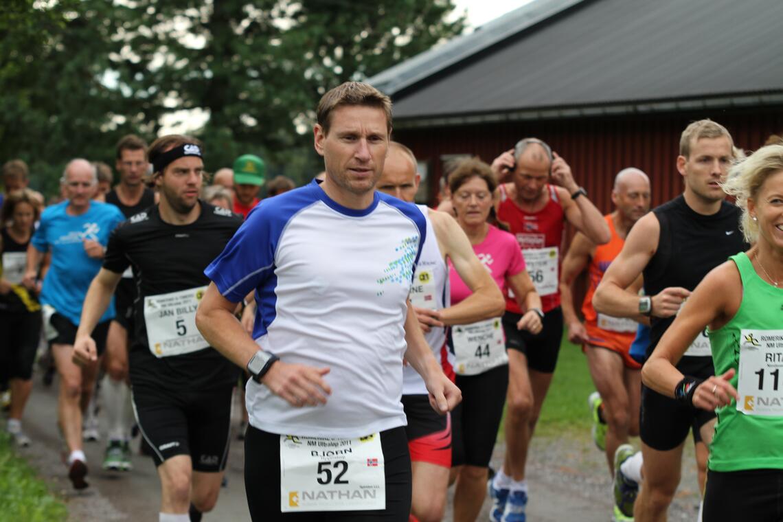 Bjørn Hytjanstorp er løpsgründeren som startet den norske ultraløpsbølgen. På bildet løper han selv Romerike 6-timers 2011. (Foto: Ole Engen)