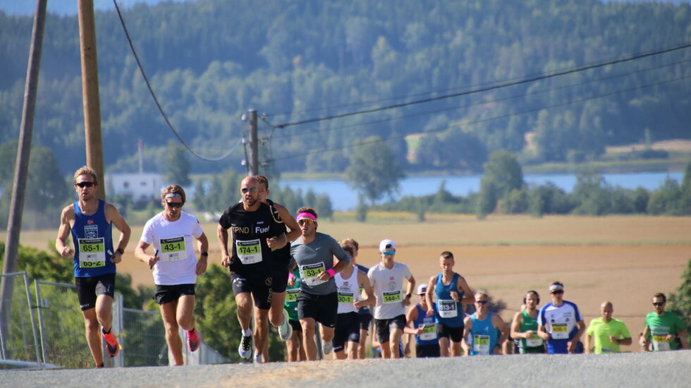 Lørdag ble populære Ringeriksmaraton og maratonstafett arrangert. (Alle foto: arrangøren)