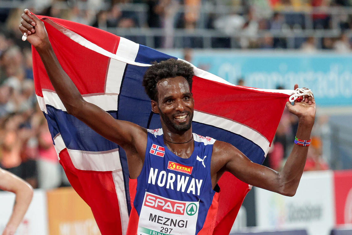 Zerei Kbrom Mezngi kommer opprinnelig fra Eritrea, men har bodd i Norge i mange år. Til NRK takket han for mottakelsen han har fått i Norge. (Alle foto: Arne Dag Myking)