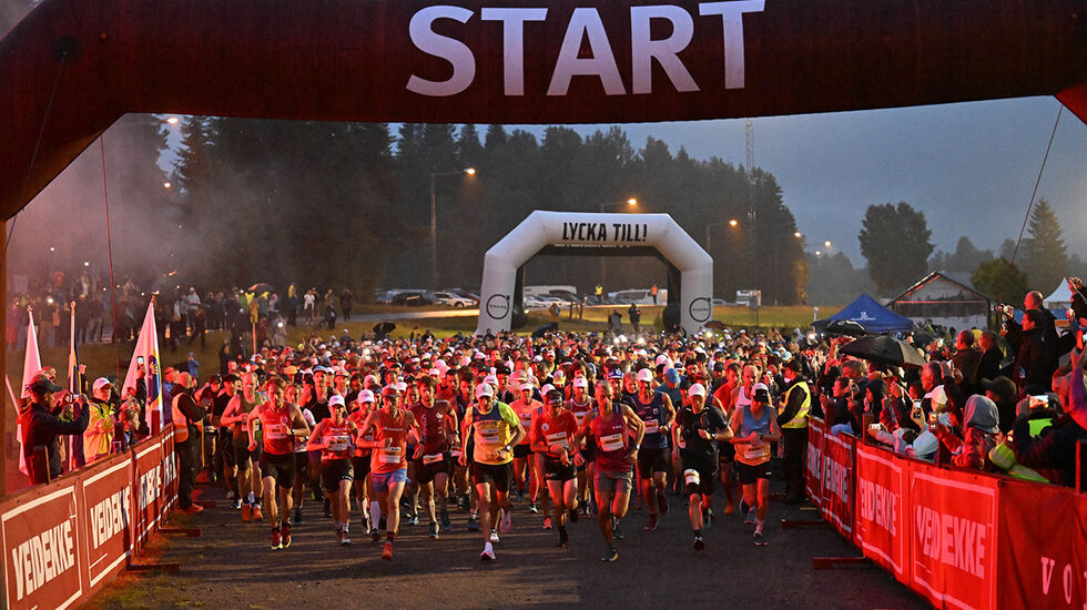 Ultravasan 90 km hadde i år 1090 fullførende deltakere. Her har starten gått. (Alle foto: Vasaloppet)