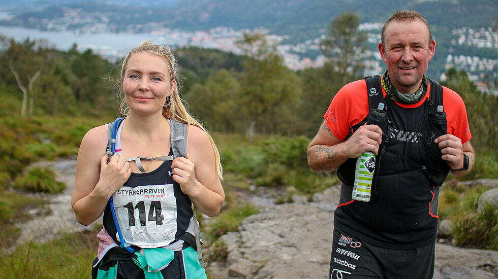 Kaja Herfindal og Trond-Ove Wik er ved godt mot, her på vei opp Løvstakken. (foto: Arne Dag Myking)