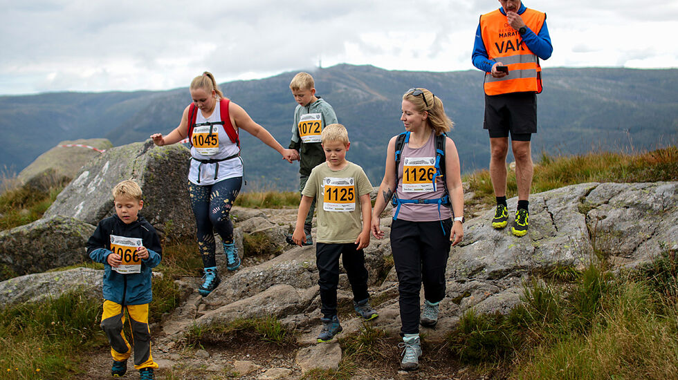 Det var flere familier som hadde tatt turen til Løvstakken Opp. (Foto. Arne Dag Myking)