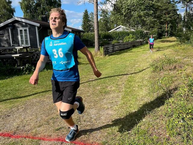 Peter Kørra tar ut det siste i det forrige løpet på Velta i Åsnes (Foto: Gunn Helen Kjemsmo) Peter Kørra tar ut det siste i det forrige løpet på Velta i Åsnes (Foto: Gunn Helen Kjemsmo)