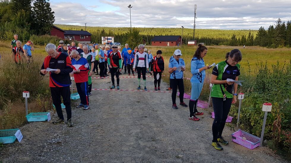 Klare til start for nok et bedrifts-o-løp på Gåsbu. 